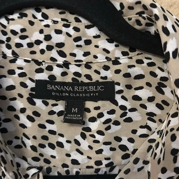Banana Republic Button Down Blouse - Picture 2 of 8